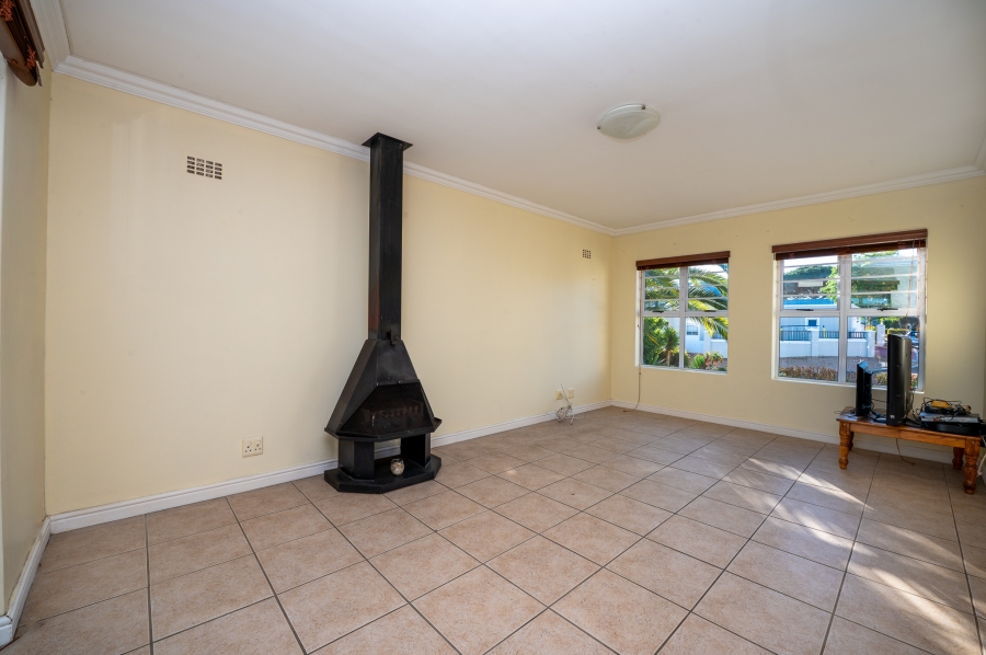 3 Bedroom Property for Sale in Zevenzicht Western Cape